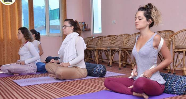 200 & 300 hr Ayurveda yoga teacher training course in Rishikesh India