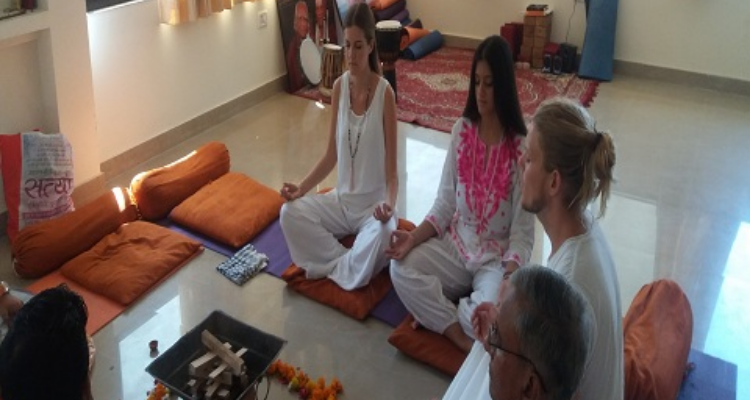 14 Days Meditation Yoga Retreat in The Himalayas Rishikesh India