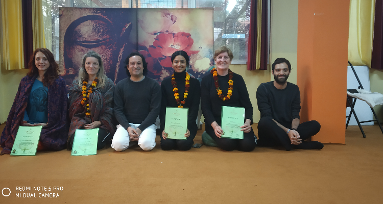 100 Hour Yoga Teacher Training In India |  Om Yoga Rishikesh