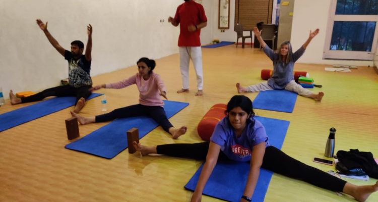 30 Days 300 Hour yoga teacher training courses in Rishikesh, India