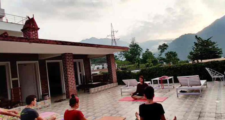 6 Days 50 Hours Beginner Aerial Yoga Course in Rishikesh, India