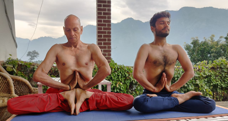 10 Days Ashtanga Yoga Course for Beginner in Rishikesh, India