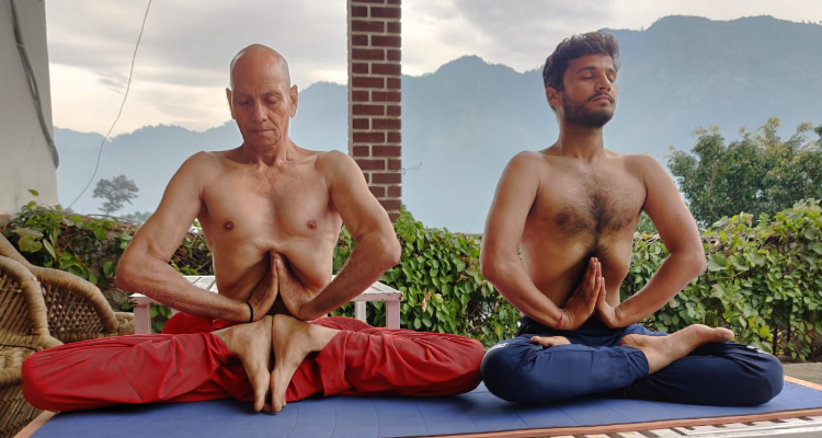 30 Days 300 Hour yoga teacher training courses in Rishikesh, India